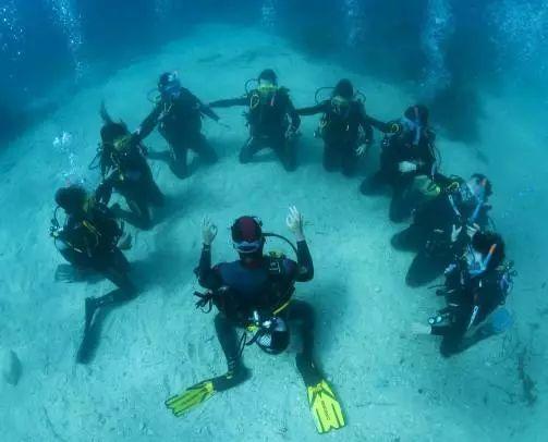 南非约翰内斯堡一栋建筑发生火灾 已造成2人死亡
